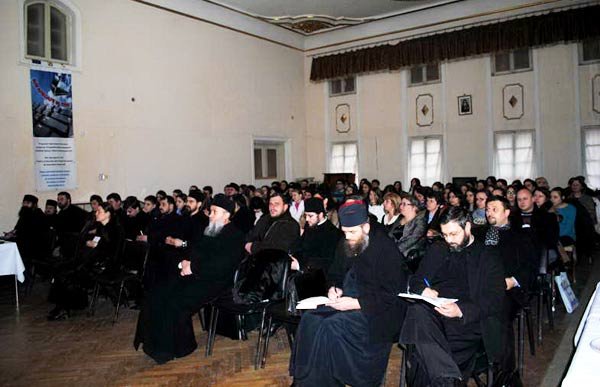 Cursuri de formare pentru dezvoltarea campaniei „Vreau să aflu“ 103546