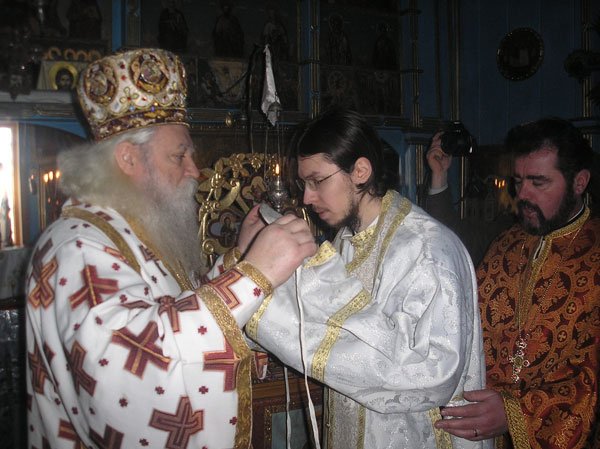 Hirotonia şi instalarea parohului de la Mitoc 103574