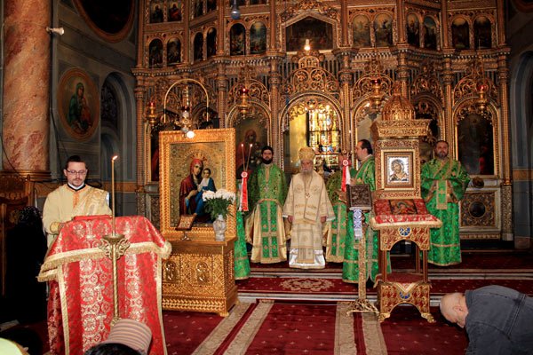 Slujbă arhierească la Catedrala arhiepiscopală din Râmnic 103602