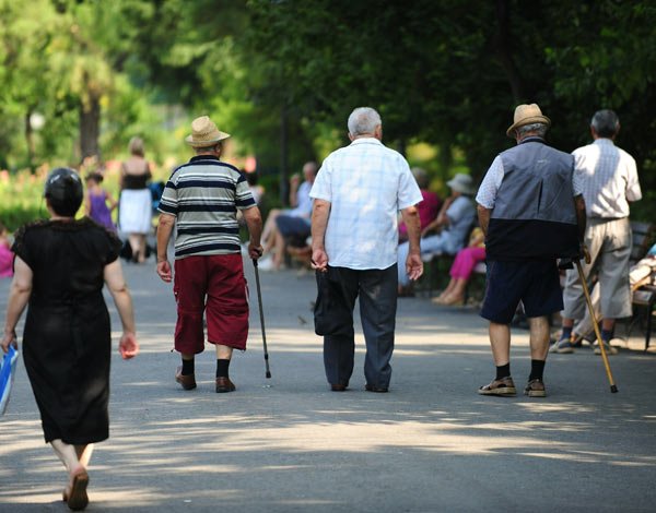 Îngrijirea bătrânilor, răsplătită pe pământ şi în cer 103666