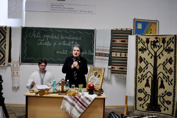 „Arta populară românească - Tradiţie şi actualitate“ 103702
