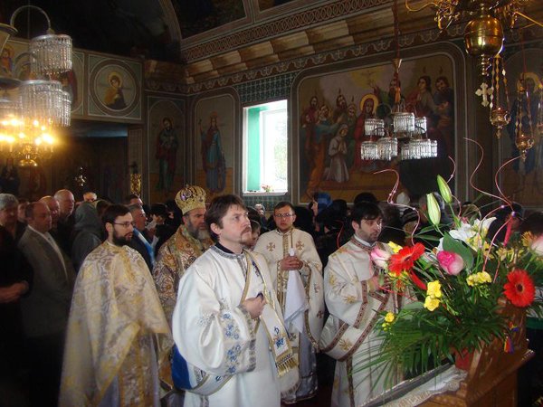 „Am venit cu bucurie pentru că s-au reînnoit lucrările în parohia aceasta“ 103749