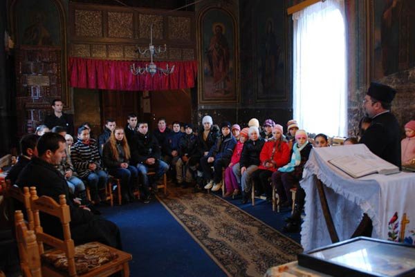 Întâlnire catehetică în Parohia Predeşti 103747