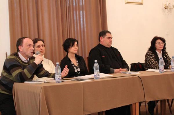Simpozion pentru profesorii de religie la Râmnicu Vâlcea 103748
