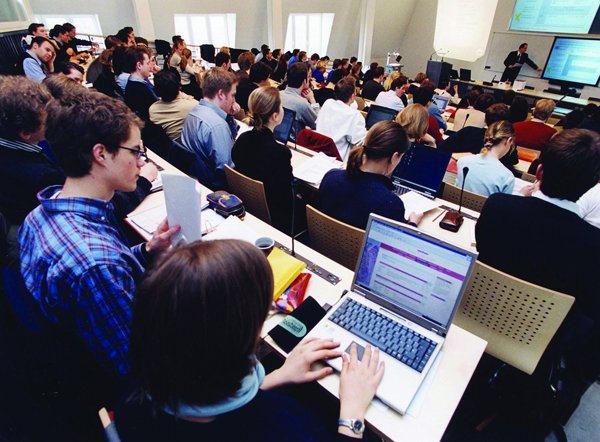 Studenţii ameninţă cu proteste 103756