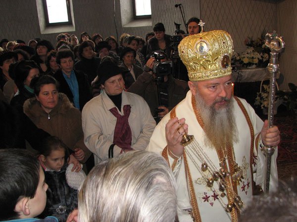 Binecuvântare pentru credincioşii din Mureşeni 103807