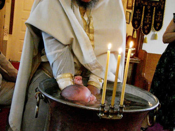 Botezul nu ne oferă îndumnezeirea finală, ci ne deschide calea spre ea 103861