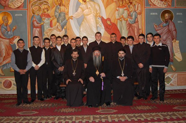 Burse pentru seminariştii mehedinţeni 103970