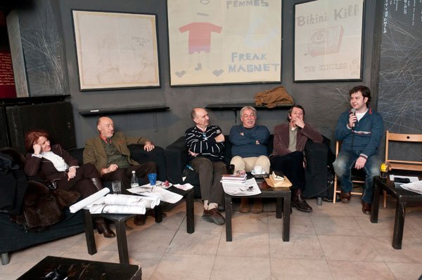 Despre romane şi romancieri la „Cafeneaua critică“ 104046