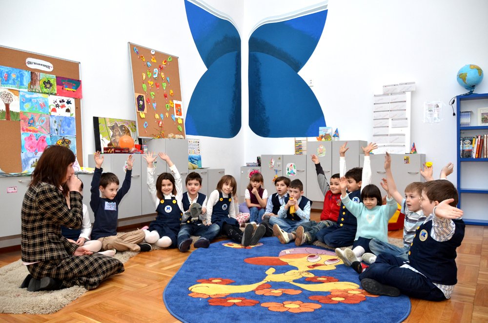 „Învăţăm copiii să atingă bucuria cunoaşterii şi cu inima“ 104157