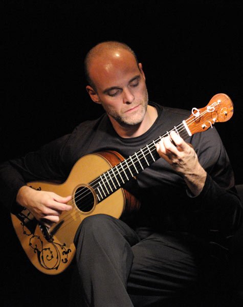 „Duelul“ maeştrilor chitarei clasice la Sala Radio 104206