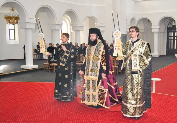 Slujiri chiriarhale în Caransebeş 104211