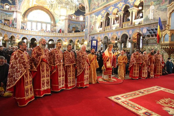 Chemarea credincioşilor la Liturghia aproapelui 104238