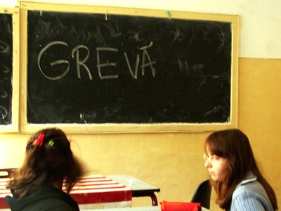 Grevă generală în şcoli din Botoşani şi Suceava 104252