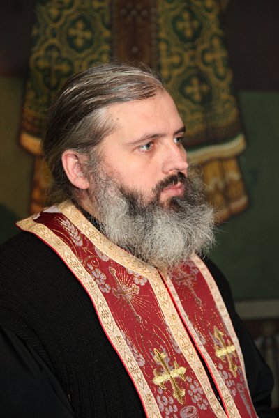 Răspunsuri duhovniceşti: Cum ne înveşmântăm în haină de lumină? 104261