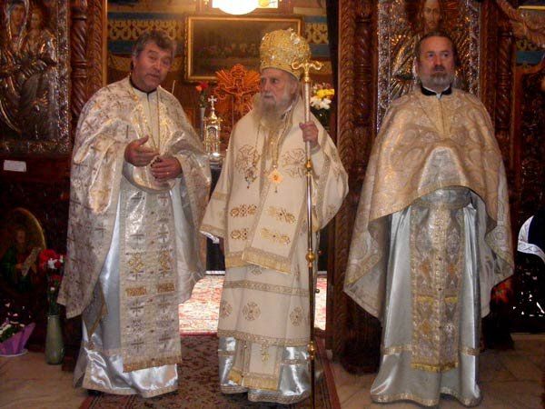 IPS Gherasim a slujit la Biserica „Sfinţii Apostoli“ 104278
