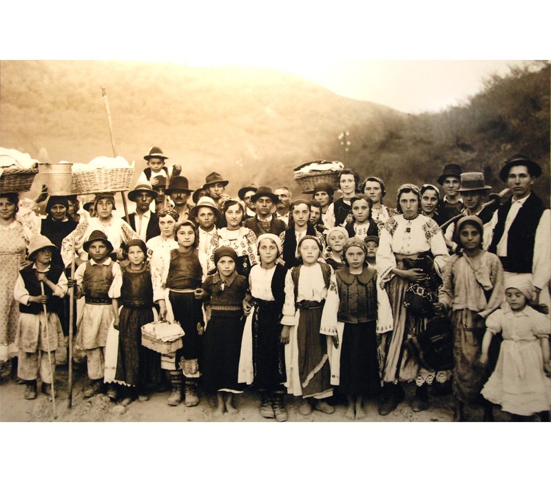 Satul tradiţional în aşteptarea Paştilor 104274