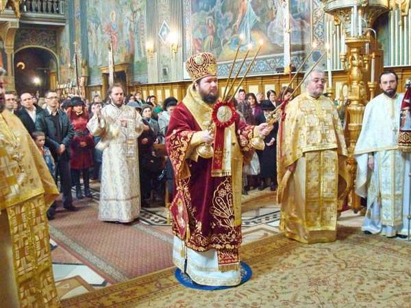 Vizită pastorală la Biserica cu Lună 104271
