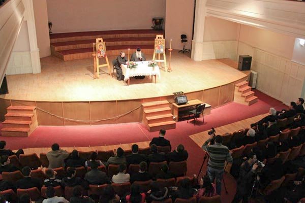 Conferinţă despre Sfântul Botez la Râmnicu Vâlcea 104323