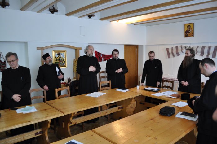 Dezbatere pentru pregătirea conferinţelor pastorale de la Durău 104328