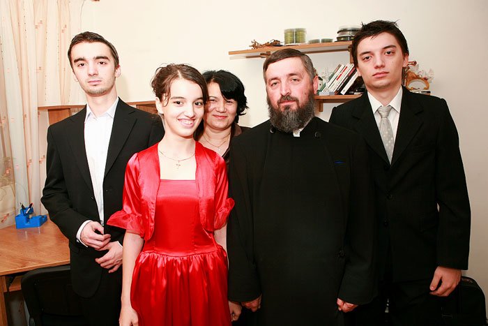 „Naşterea de prunci nu este o opţiune, ci un imperativ al familiei“ 104408