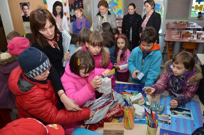Acţiune caritabilă a elevilor de la Şcoala „Varlaam“ 104453