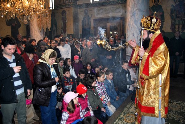 Slujiri chiriarhale în Protopopiatul Băile Herculane 104452