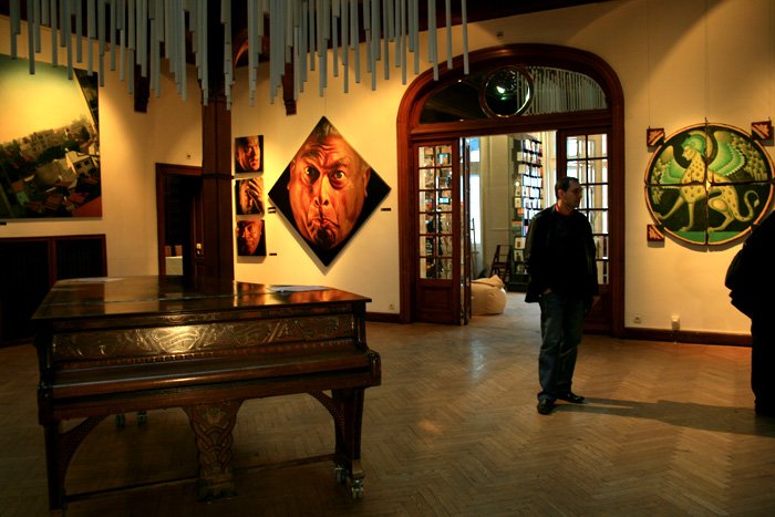 Trei generaţii de artişti în căutarea identităţii 104446