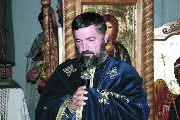 Răspunsuri duhovniceşti: Crucea lui Hristos sfinţeşte crucea noastră 104501