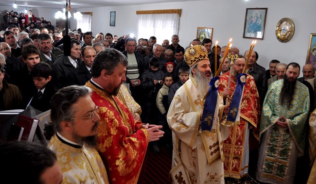 „Crucea înseamnă şi povara suferinţei, a ispitelor, a necazurilor“ 104532