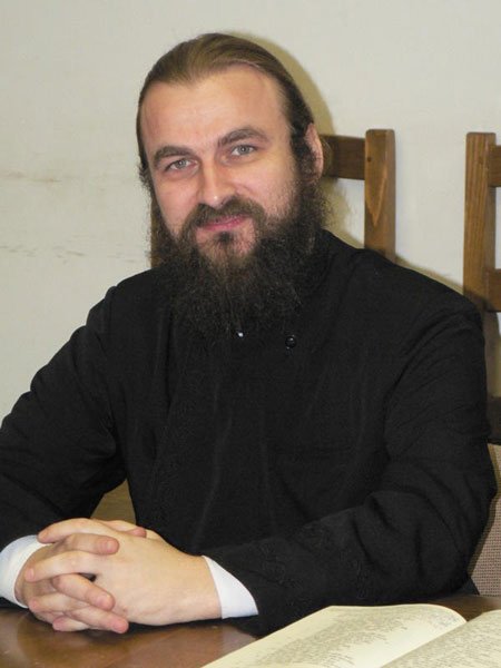 Răspunsuri duhovniceşti: „Toate se cer după cruce“ 104521