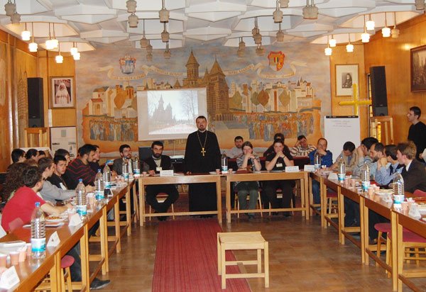 Tinerii creştini, bine-vestitorii lui Hristos 104526