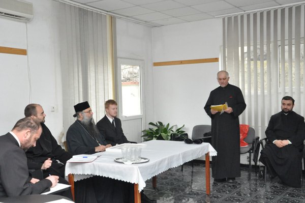 Pastoraţia omului aflat în faţa suferinţei şi a morţii 104597