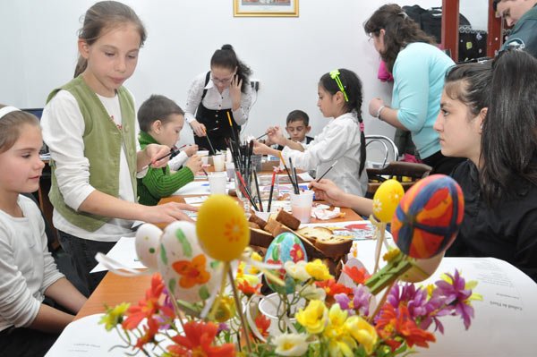 Copiii au pictat icoane, în aşteptarea Învierii 104629