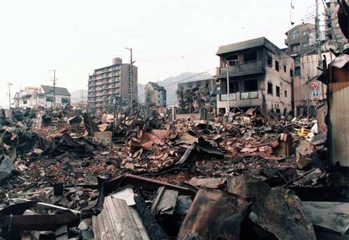 Cutremurul dărâmă temeliile putrede 104635