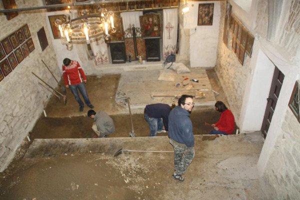 21 de morminte medievale, descoperite la Feleac 104655