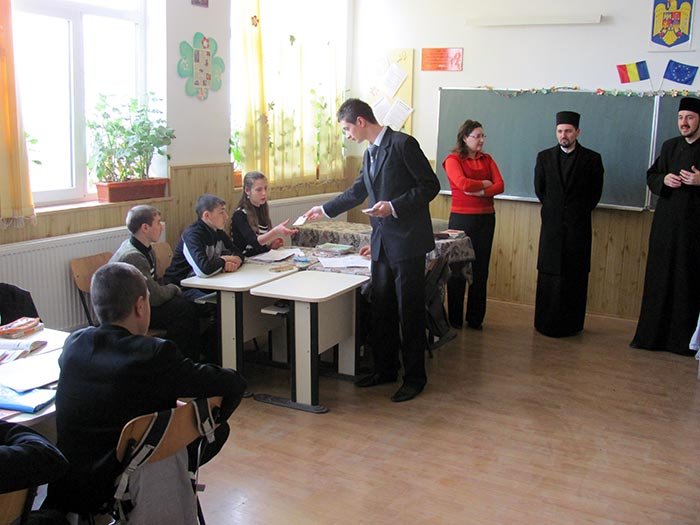 Şcoala teologică formează spiritual tinerii de azi 104717