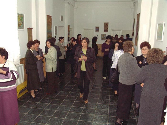 Profesorii nu vor mai primi premii anuale şi prime de vacanţă 104737