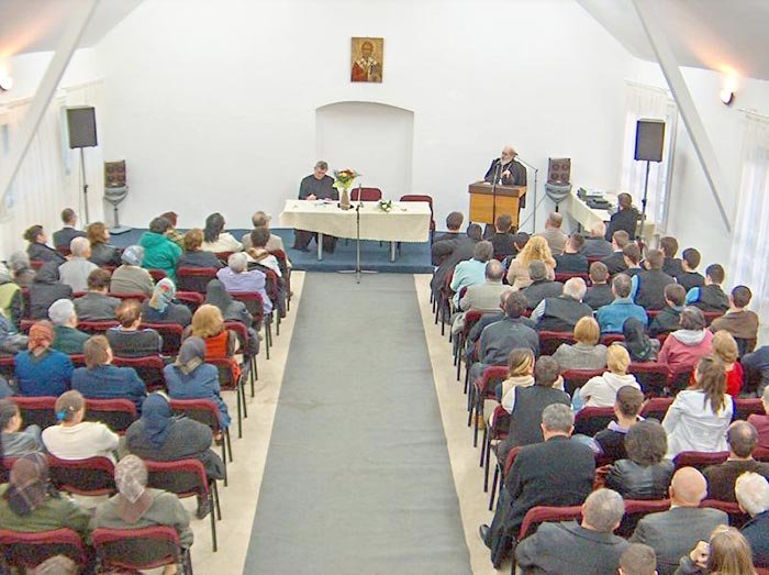 IPS Timotei, în mijlocul tinerilor arădeni 104775