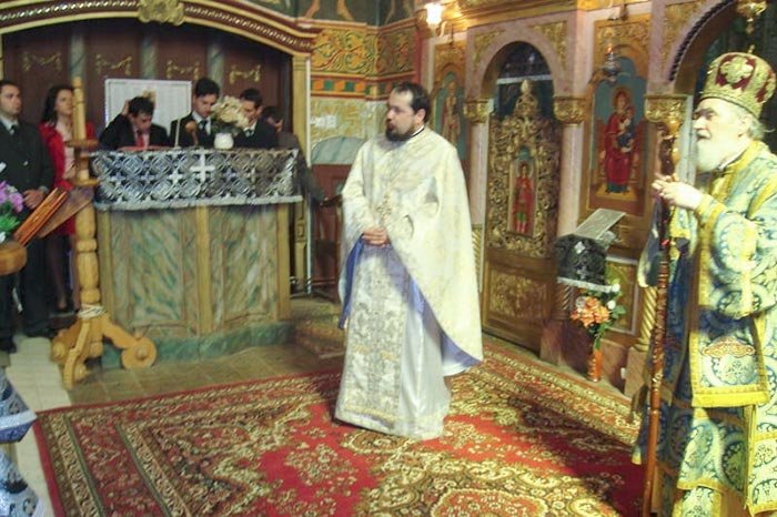 Slujire arhierească în Parohia Cintei 104786