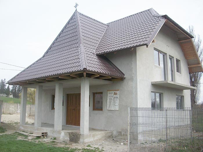 În parohia Favorit din Roman va funcţiona Centrul social „Micul creştin“ 104819