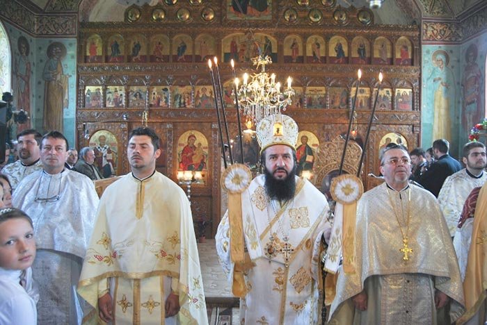 Slujire arhierească în Parohia Zorile, Caransebeş 104852