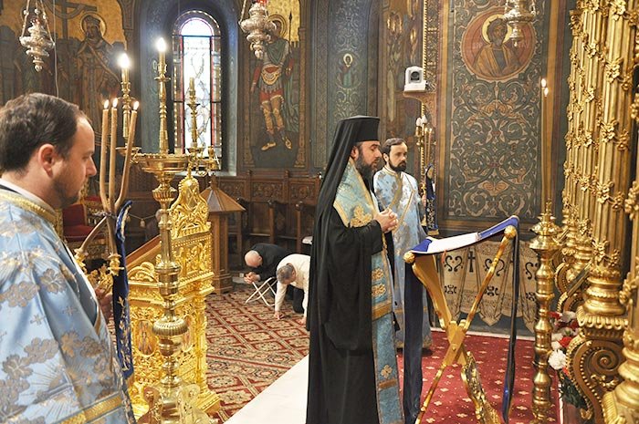 Maica Domnului, apărătoarea cetăţii sufletelor noastre 104874