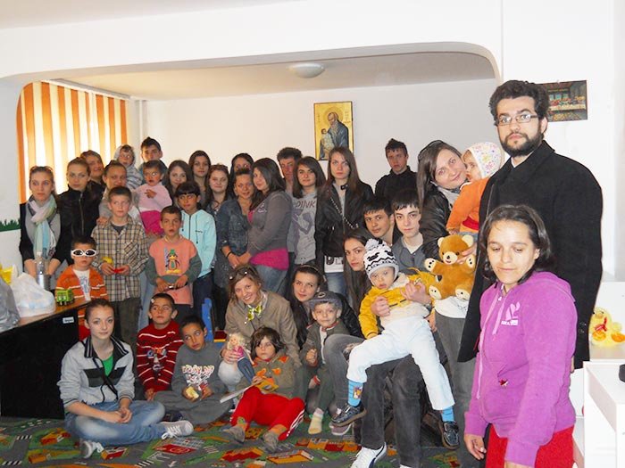 Vizită caritabilă în cadrul proiectului „Dăruind vei dobândi“ 104899