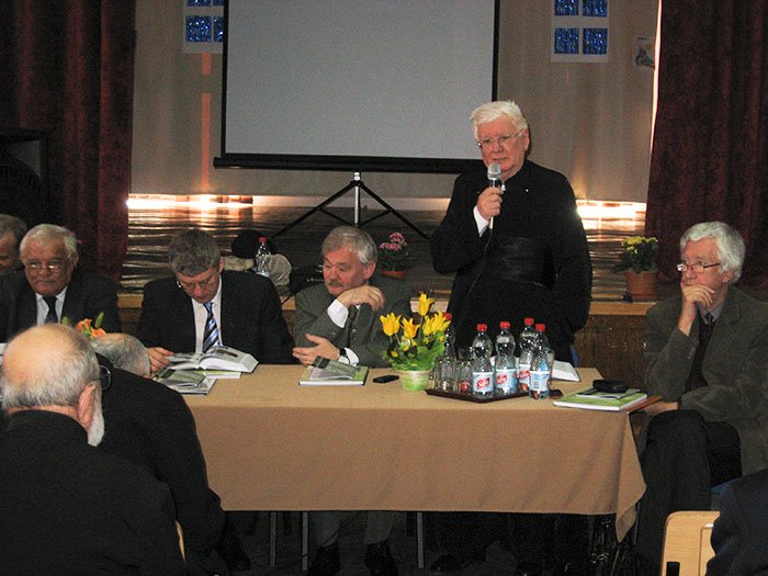 Lansare de carte în Episcopia Devei şi Hunedoarei 104987