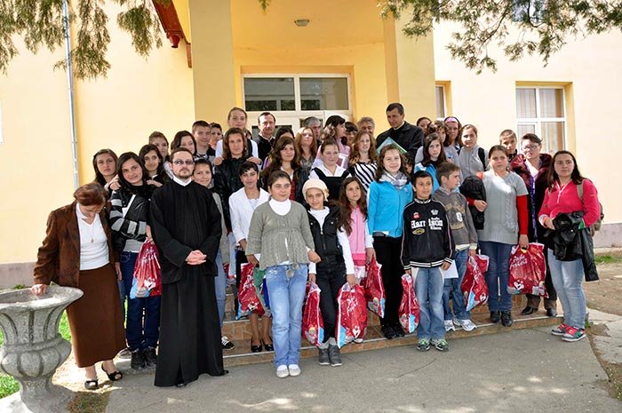 Concurs de cântări religioase, desen, pictură şi literatură, la Galicea 105042