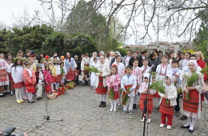 A III-a ediţie a Festivalului judeţean „Mugurel de sălcioară“ 105109