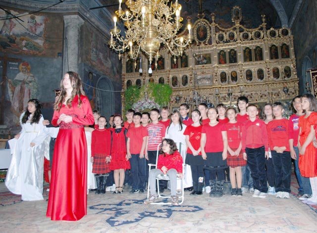 Lumina Sfintelor Paşti pe ostrovul de la Cernica 105103