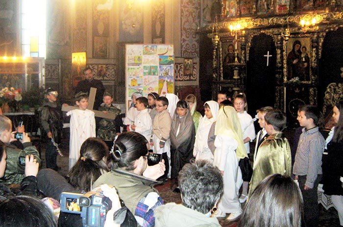 „Patimile lui Iisus“, prezentate de elevii clujeni 105123