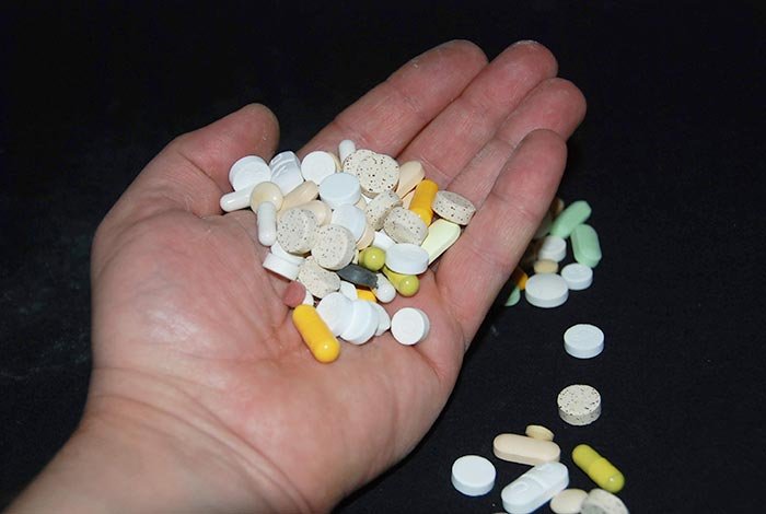 Nu luaţi medicamente decât la recomandarea medicului 105129